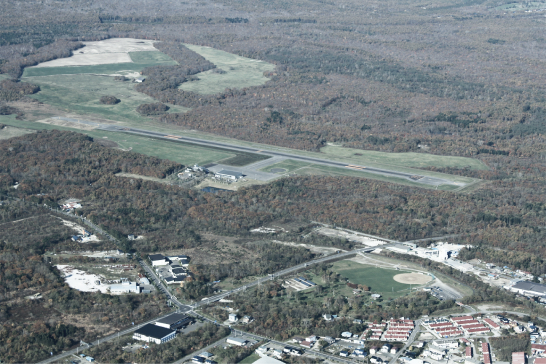 写真：鹿部飛行場（北海道）の上空画像