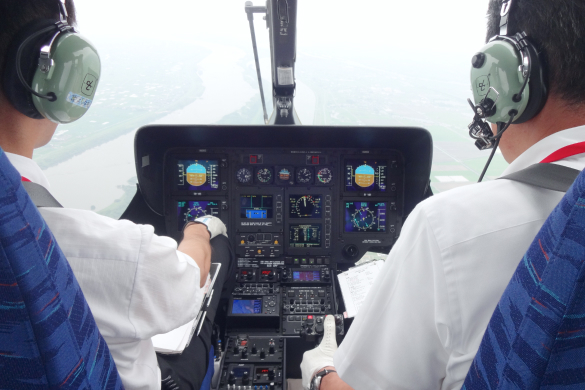 写真：計器飛行訓練の様子