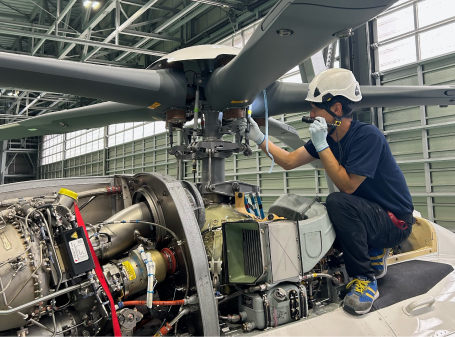 写真：完成前検査作業