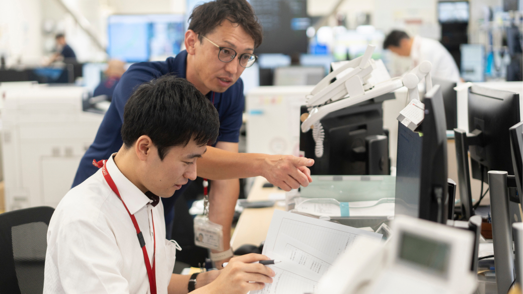 写真:営業部の様子